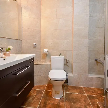 Historic Charm, Modern Comfort - In The Heart Of The Old Town Apartment Bucharest