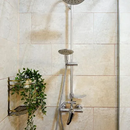 Historic Charm, Modern Comfort - In The Heart Of The Old Town Apartment Bucharest