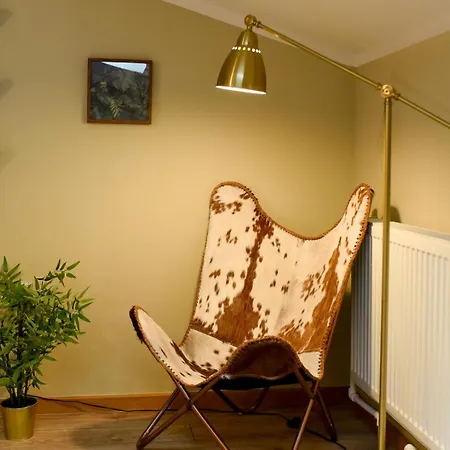 Historic Charm, Modern Comfort - In The Heart Of The Old Town Lägenhet
