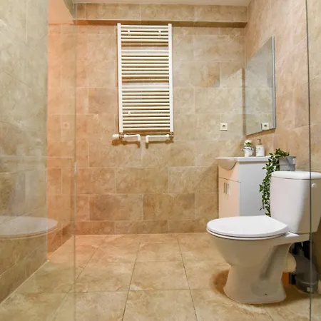 Historic Charm, Modern Comfort - In The Heart Of The Old Town Apartment Bucharest
