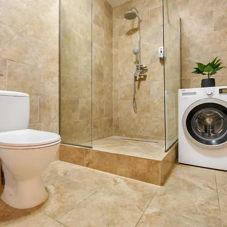 Lägenhet Historic Charm, Modern Comfort - In The Heart Of The Old Town Bukarest
