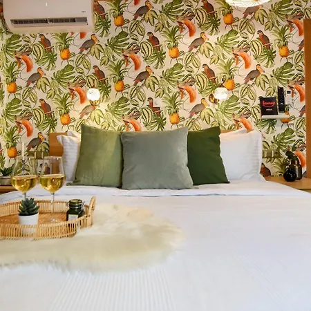 Lägenhet Historic Charm, Modern Comfort - In The Heart Of The Old Town Bukarest
